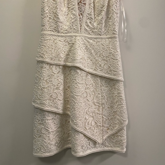 Gorgeous dress . Bcbg - Picture 2 of 2